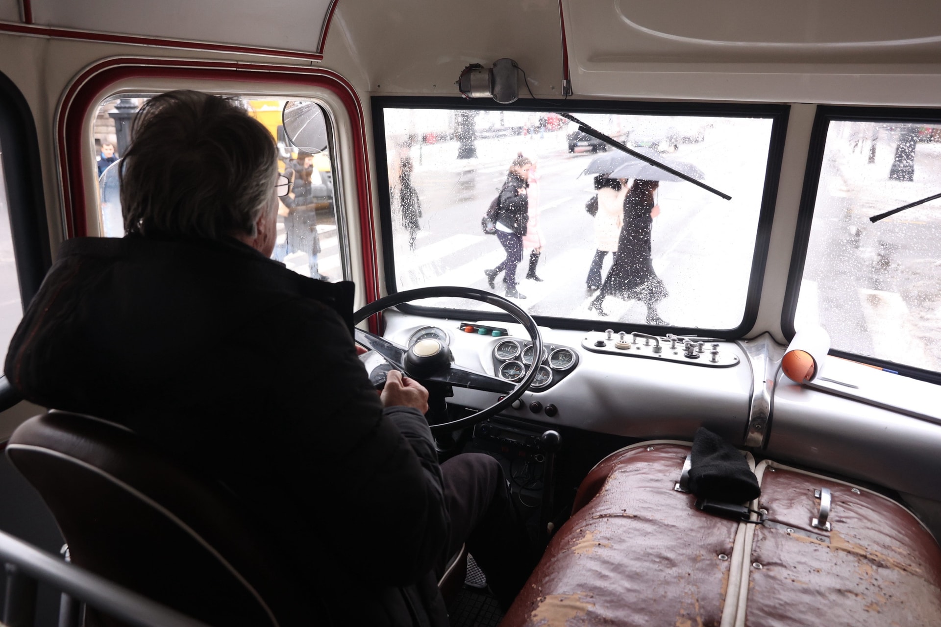 Az Ikarus 311-es nosztalgia járata szemből is lenyűgöző jelenség