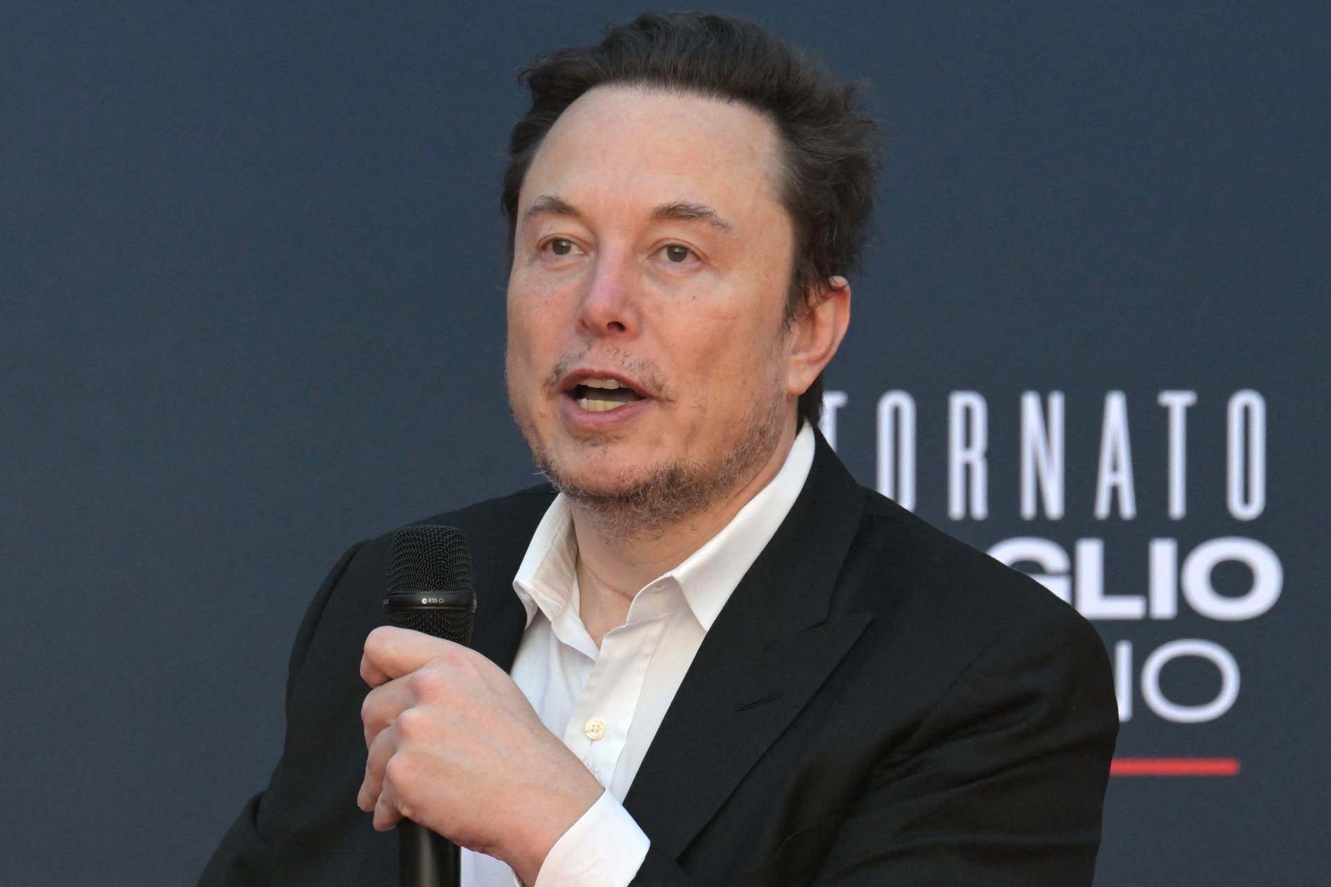Musk „végtelen háború” finanszírozásával vádolta meg Bident