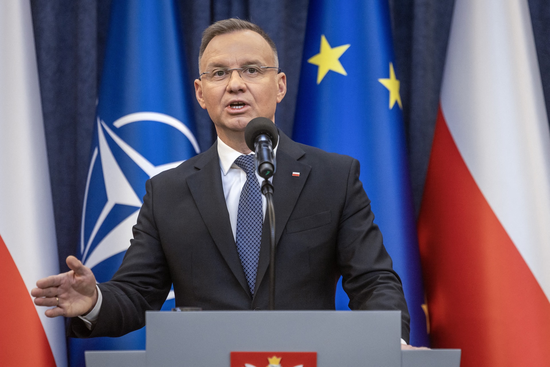 Szabadon bocsátás: az elnöki kegyelem után kiengedték a bebörtönzött lengyel ellenzéki képviselőket