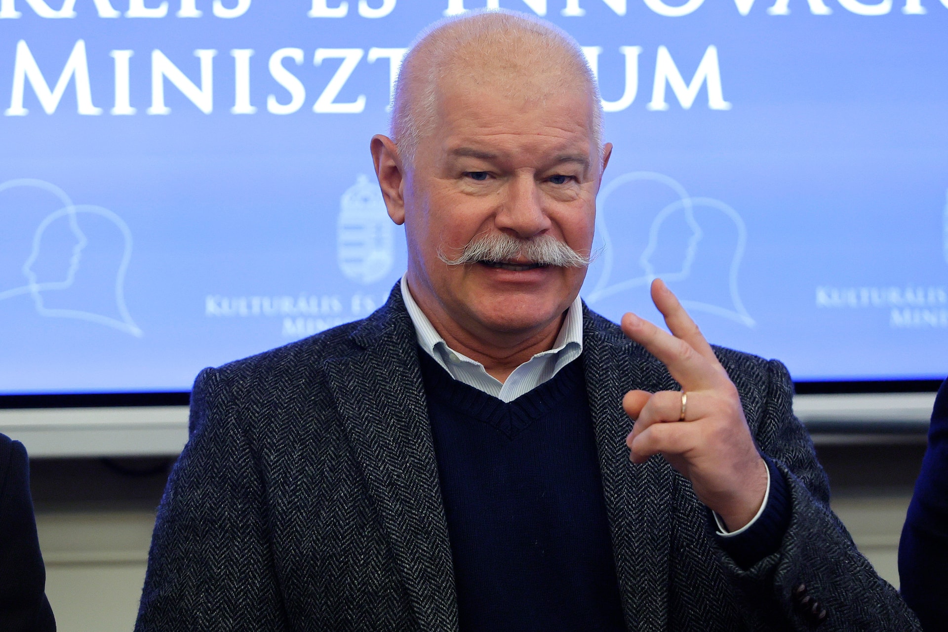 Csák János: Támogatja a kormány a Szegeden folyó archeogenetikai kutatásokat