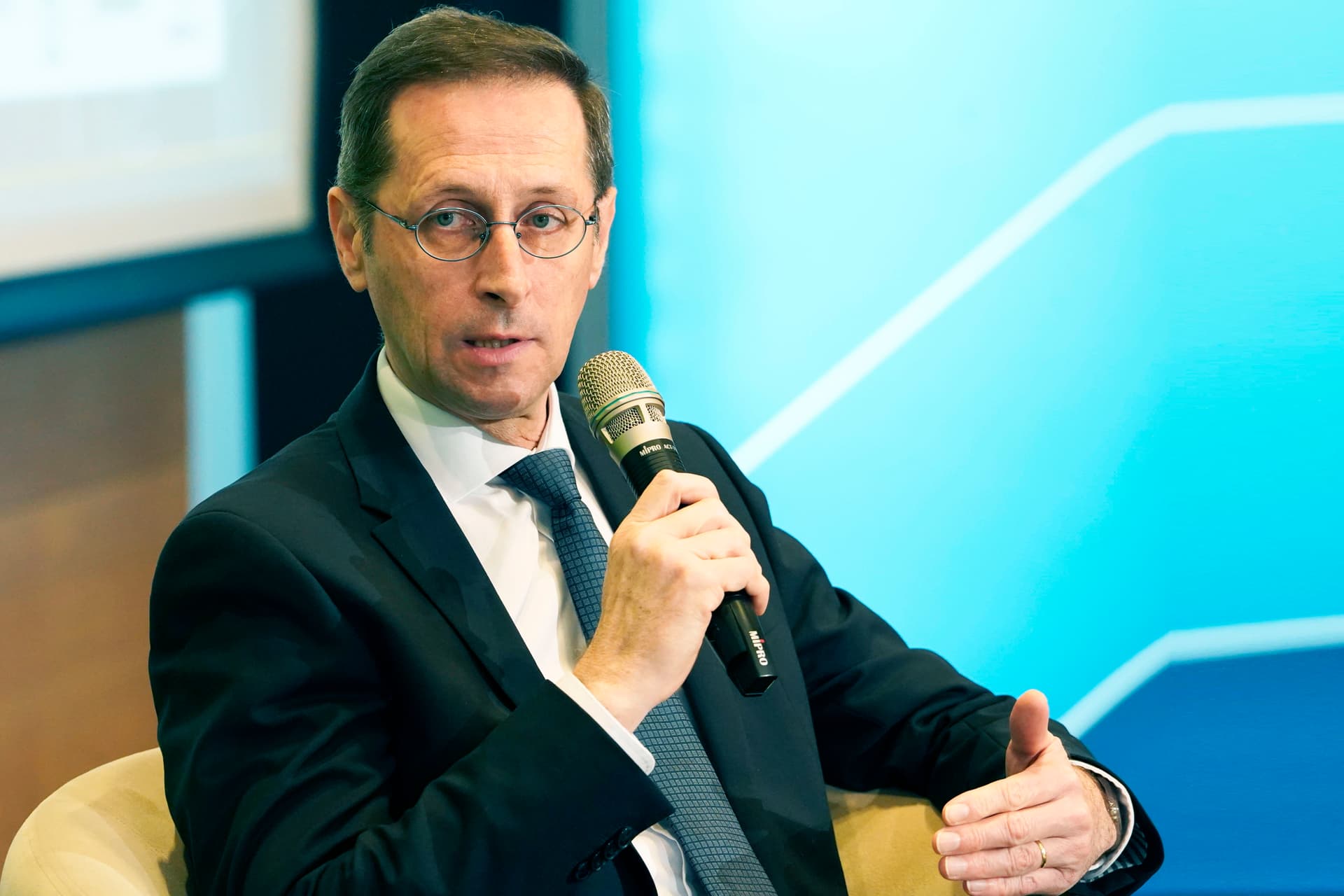 Varga Mihály: A baloldal elvette, mi visszaadjuk