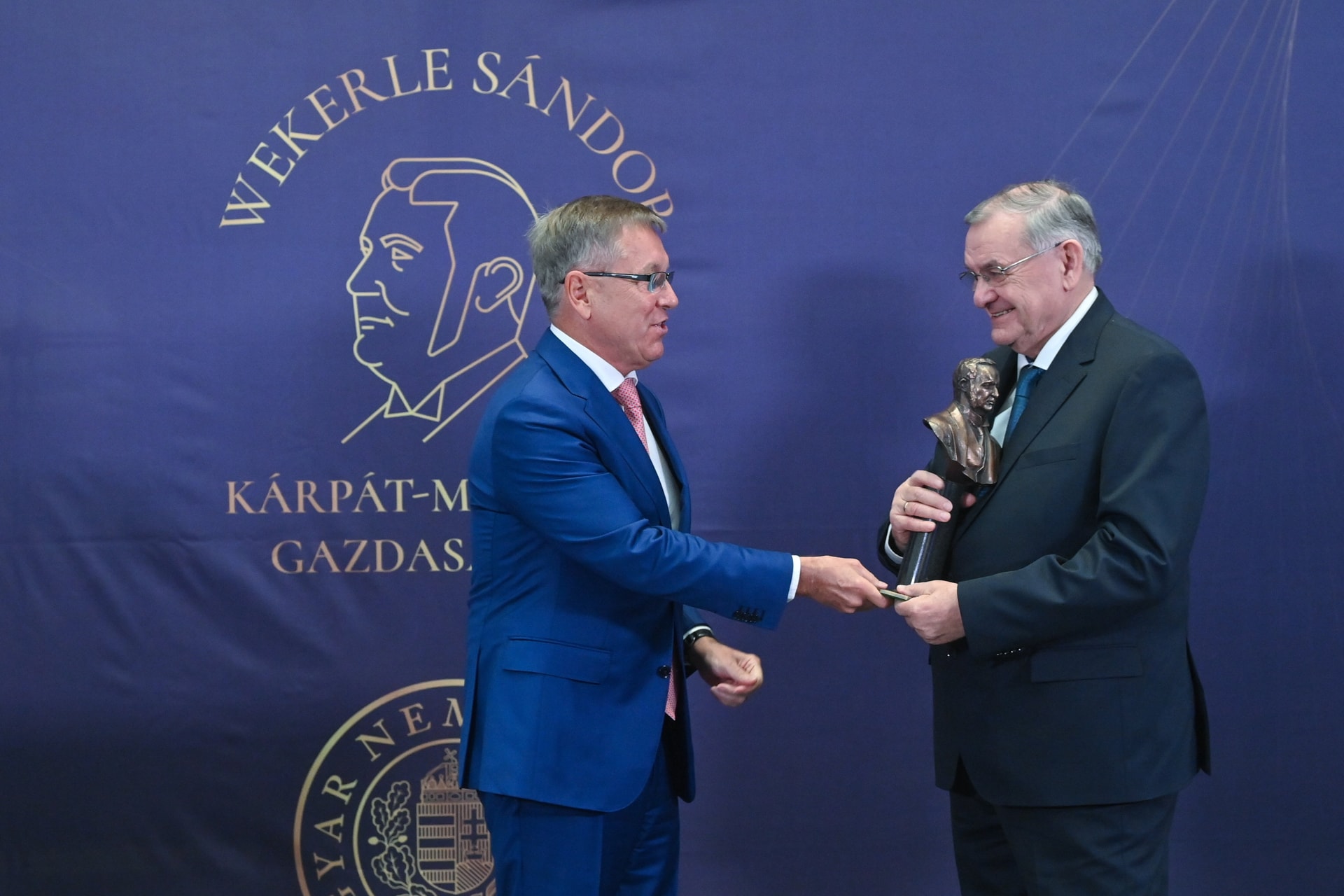 Lezsák Sándor kapta az idei Wekerle Sándor Kárpát-medencei gazdasági nagydíjat