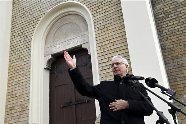 Soltész: Egy kápolna vagy templom felújítása is a társadalom szolgálatának üzenetét hordozza