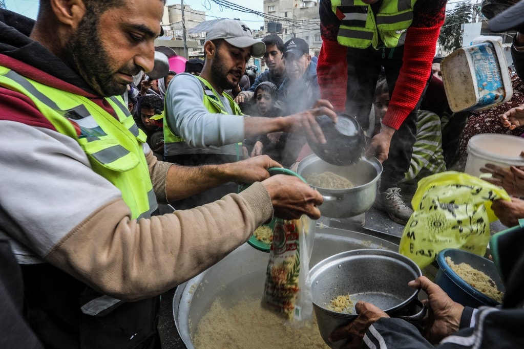 UNRWA: Meztelenre vetkőztették, illetve súlyosan megverték munkatársainkat az izraeli katonák