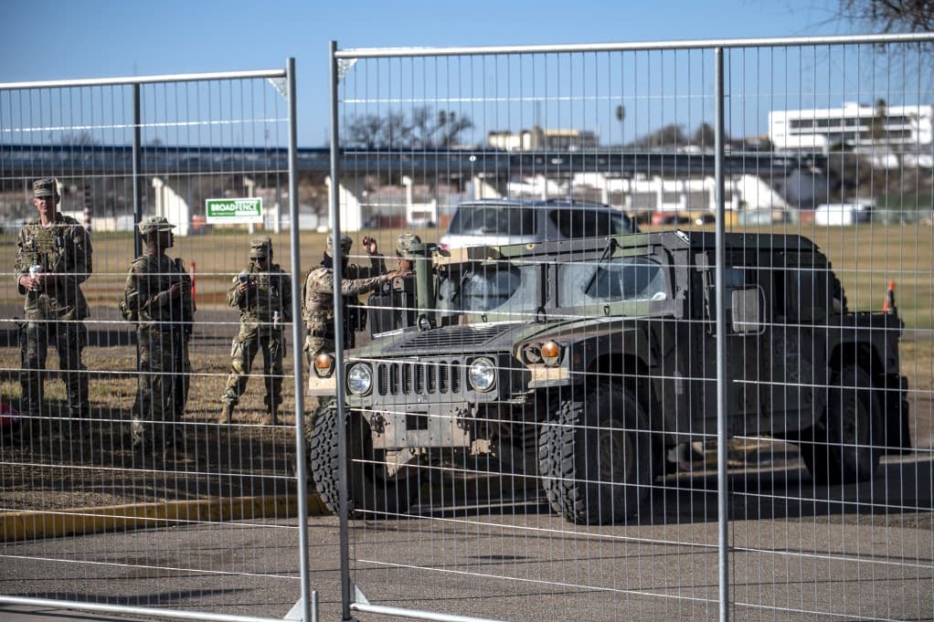 Texasban durvul a helyzet, az állam fegyverkezik
