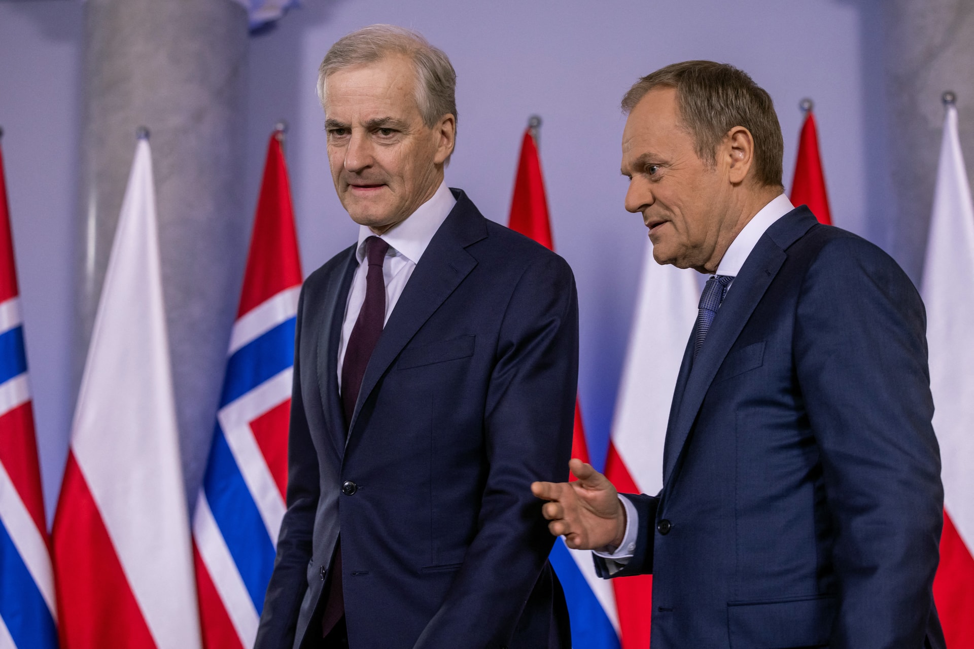 Donald Tusk: Varsó átmeneti kereskedelmi határzárról egyeztet Kijevvel