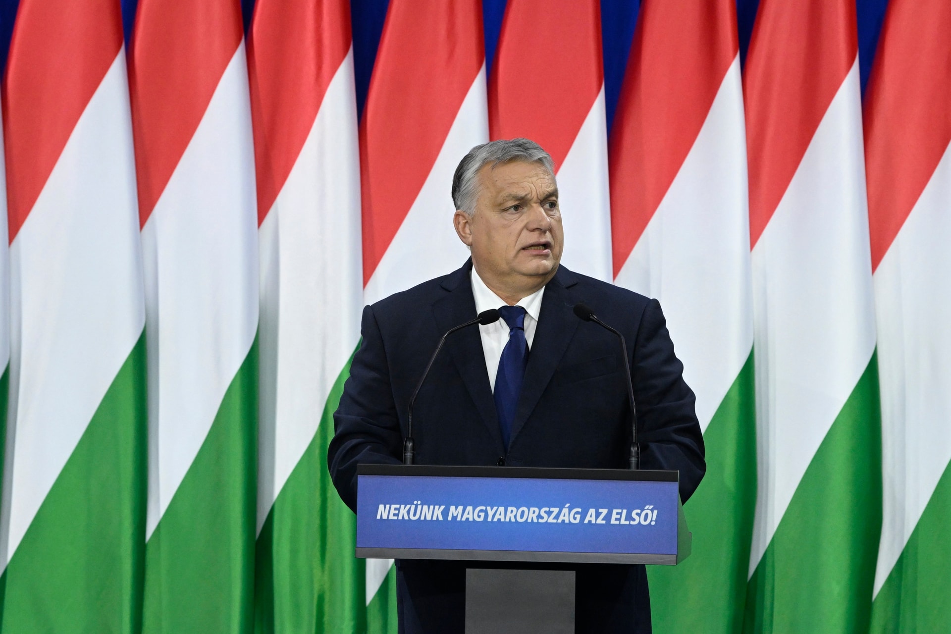 Elkezdődött a kormánypártok kihelyezett frakcióülése