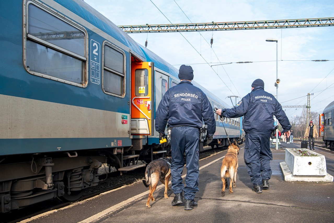 Razzia a vonatokon és a pályaudvarokon