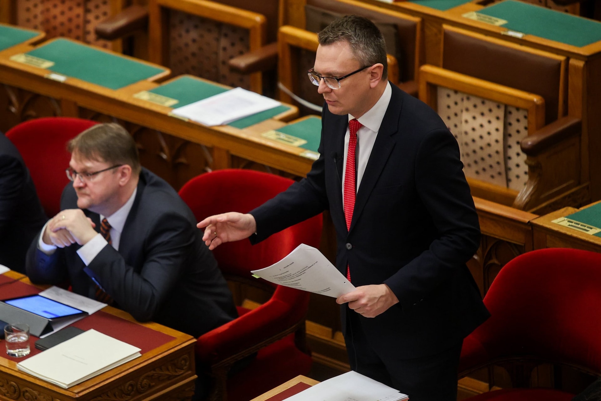 Rétvári Bence: A pedofiloknak börtönben a helyük