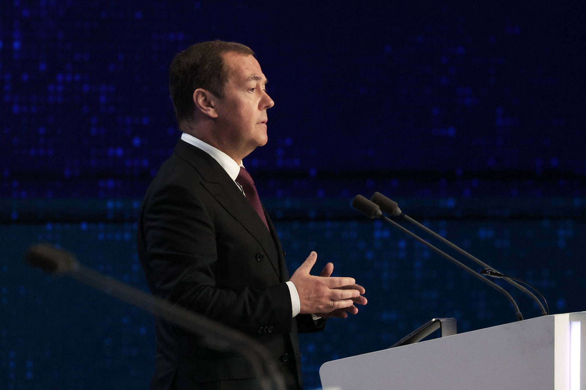 Drasztikus lépést sürget Medvegyev