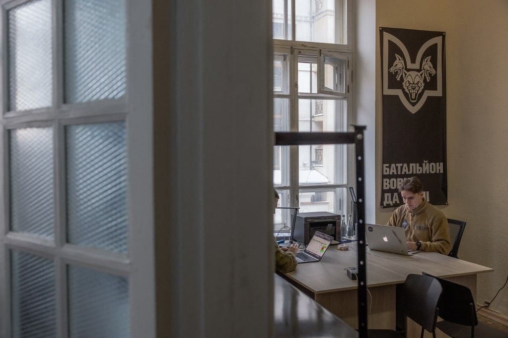 Gránáttal támadtak a toborzóirodára