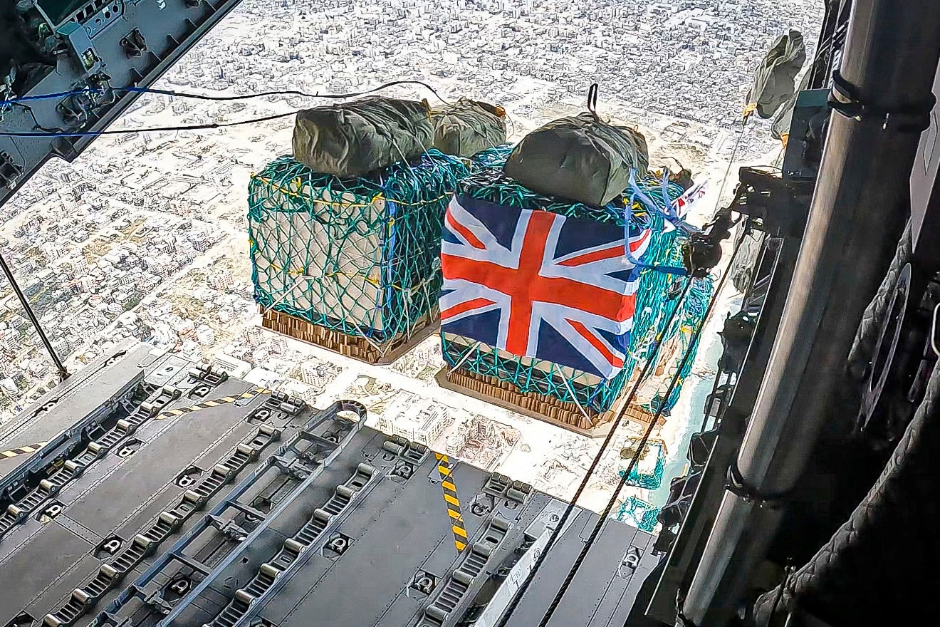 Nagy-Britannia légi úton juttatott be élelmiszert a Gázai övezetbe
