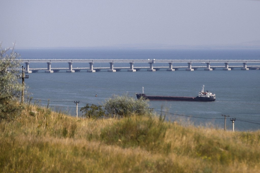 Bombát vittek volna a krími hídra