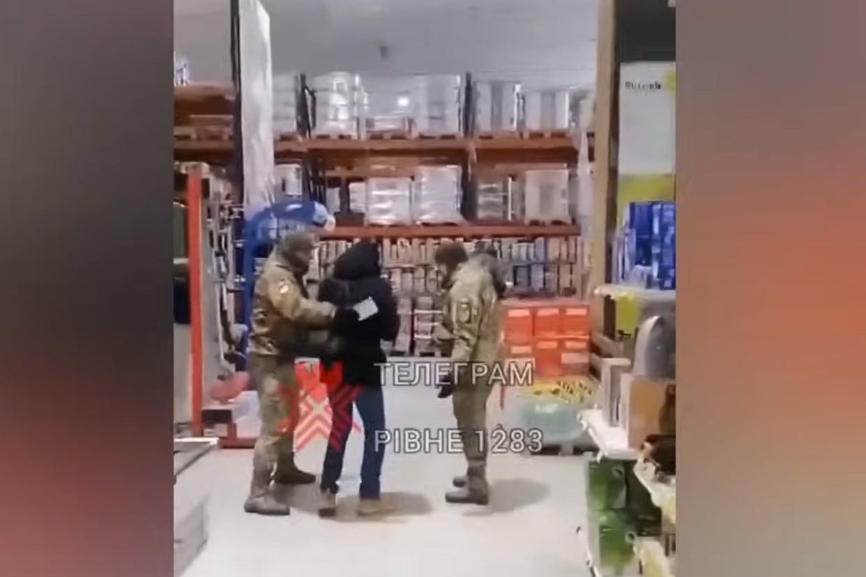 Az ukrán sorozók elszakítják a csecsemőtől az apját és a frontra viszik + VIDEÓ