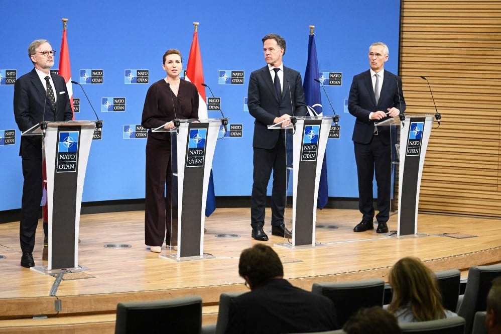 Stoltenberg szerint jelenleg az ukrajnai fegyverszállítmányok a legfontosabb prioritás