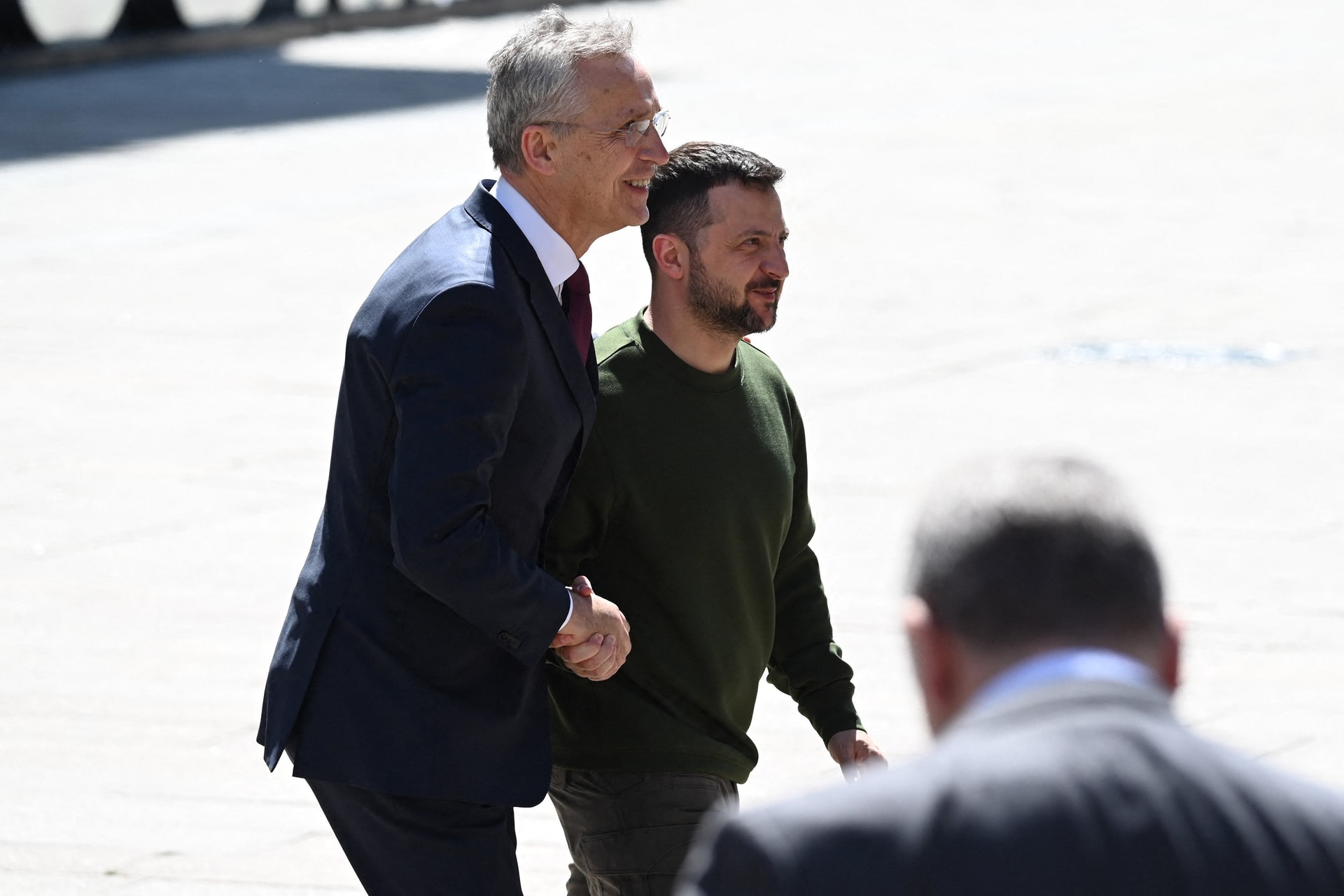 A NATO főtitkára bejelentés nélküli látogatást tett Zelenszkijnél