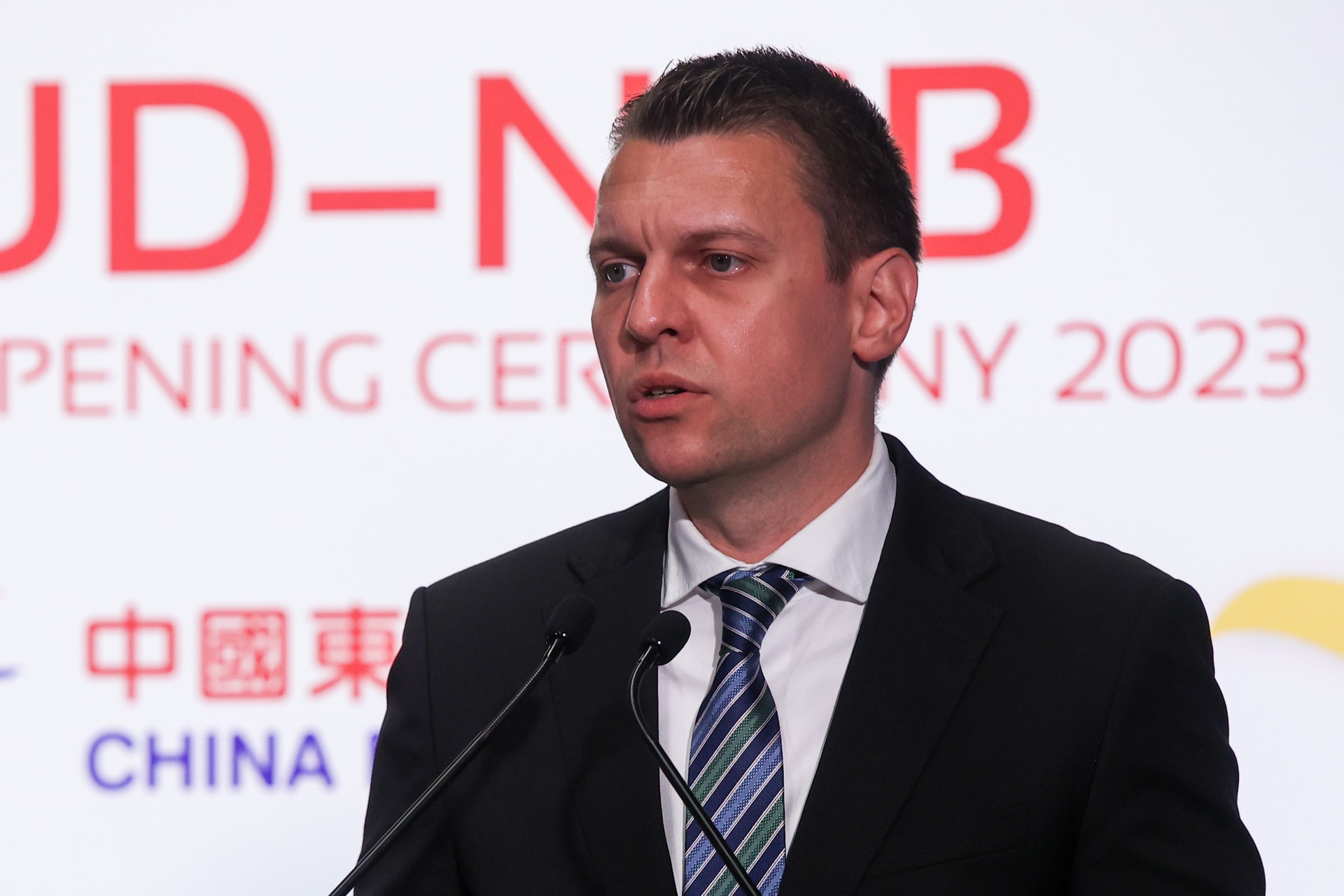 Menczer Tamás: Békepárti és szuverenista politikusokat kell Brüsszelbe küldeni