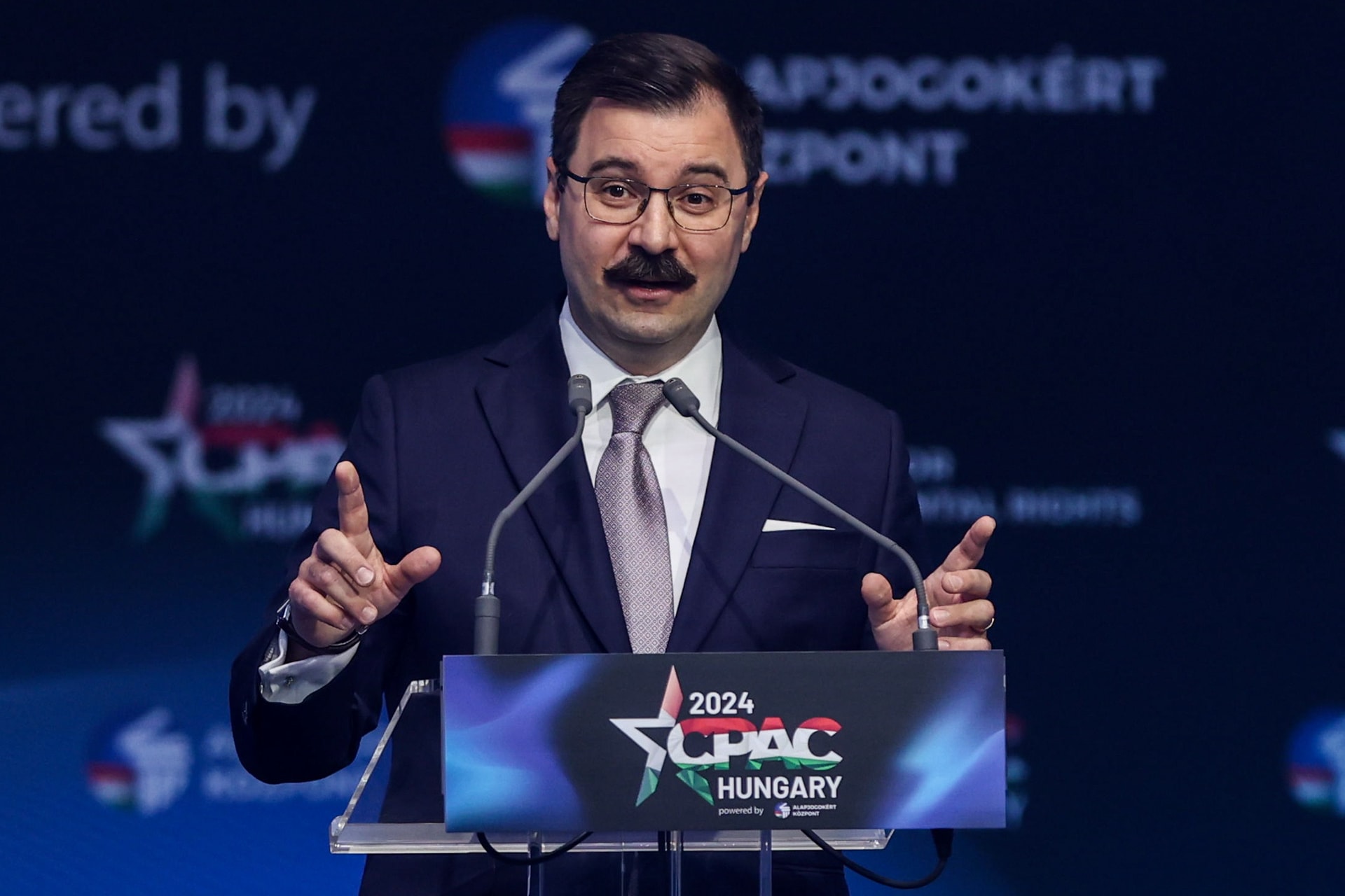 Szánthó Miklós: A cél megszervezni az antiglobalista erők globális koalícióját