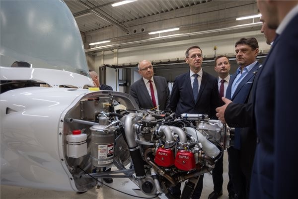 Letették a Magnus Aircraft Zrt. új gyártócsarnokának alapkövét