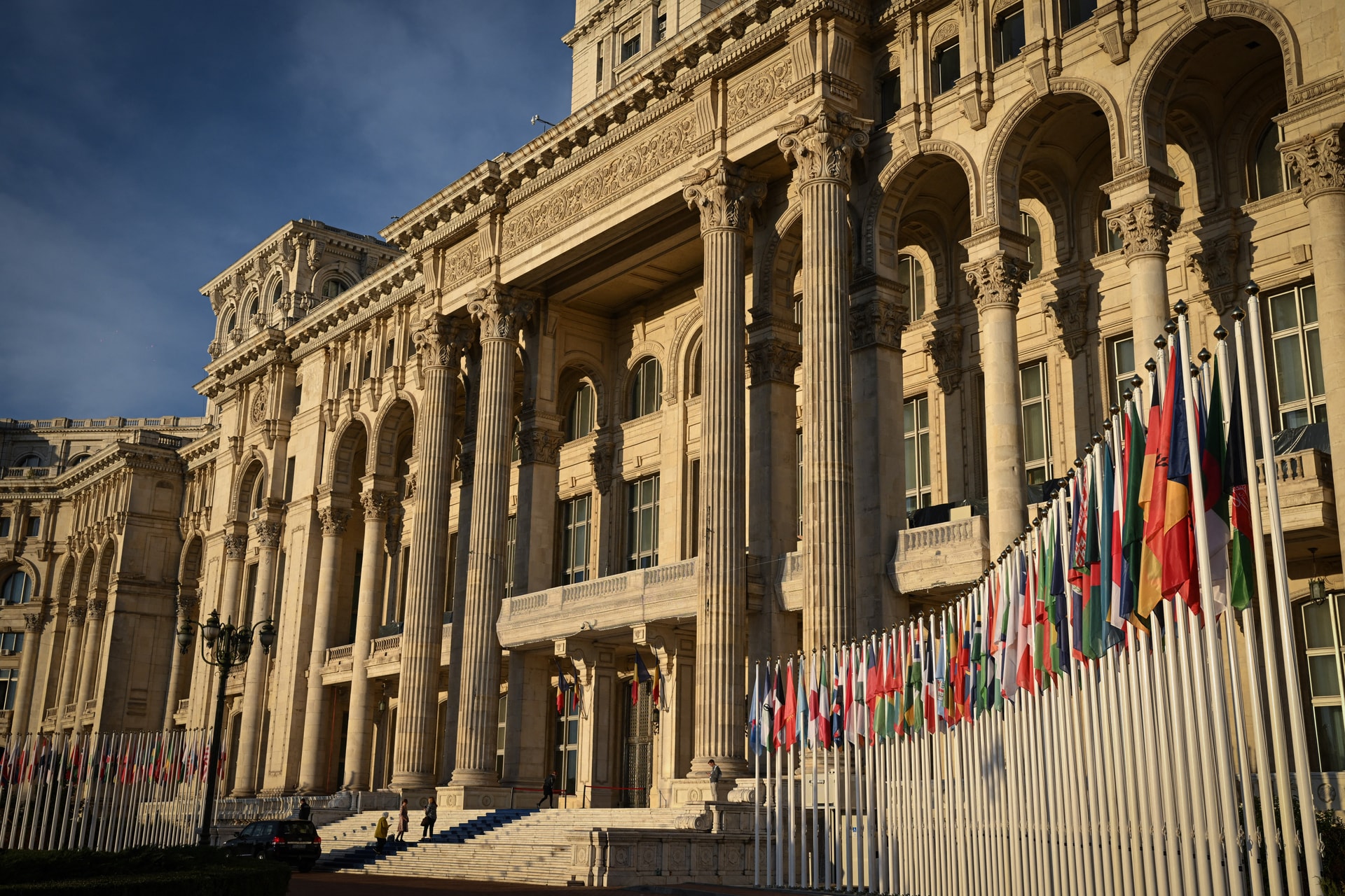 Elbukott a román ellenzék bizalmatlansági indítványa