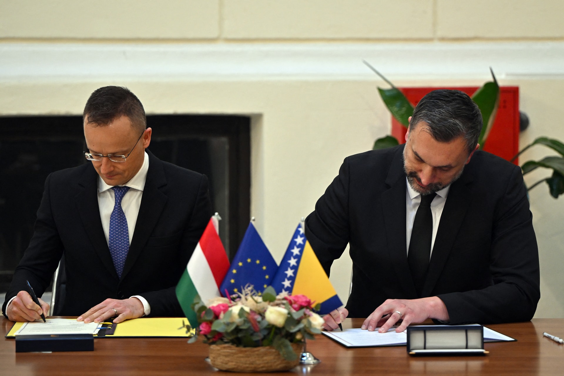 Bosznia-Hercegovina felfüggesztette egyik diplomáciai egyezményét hazánkkal