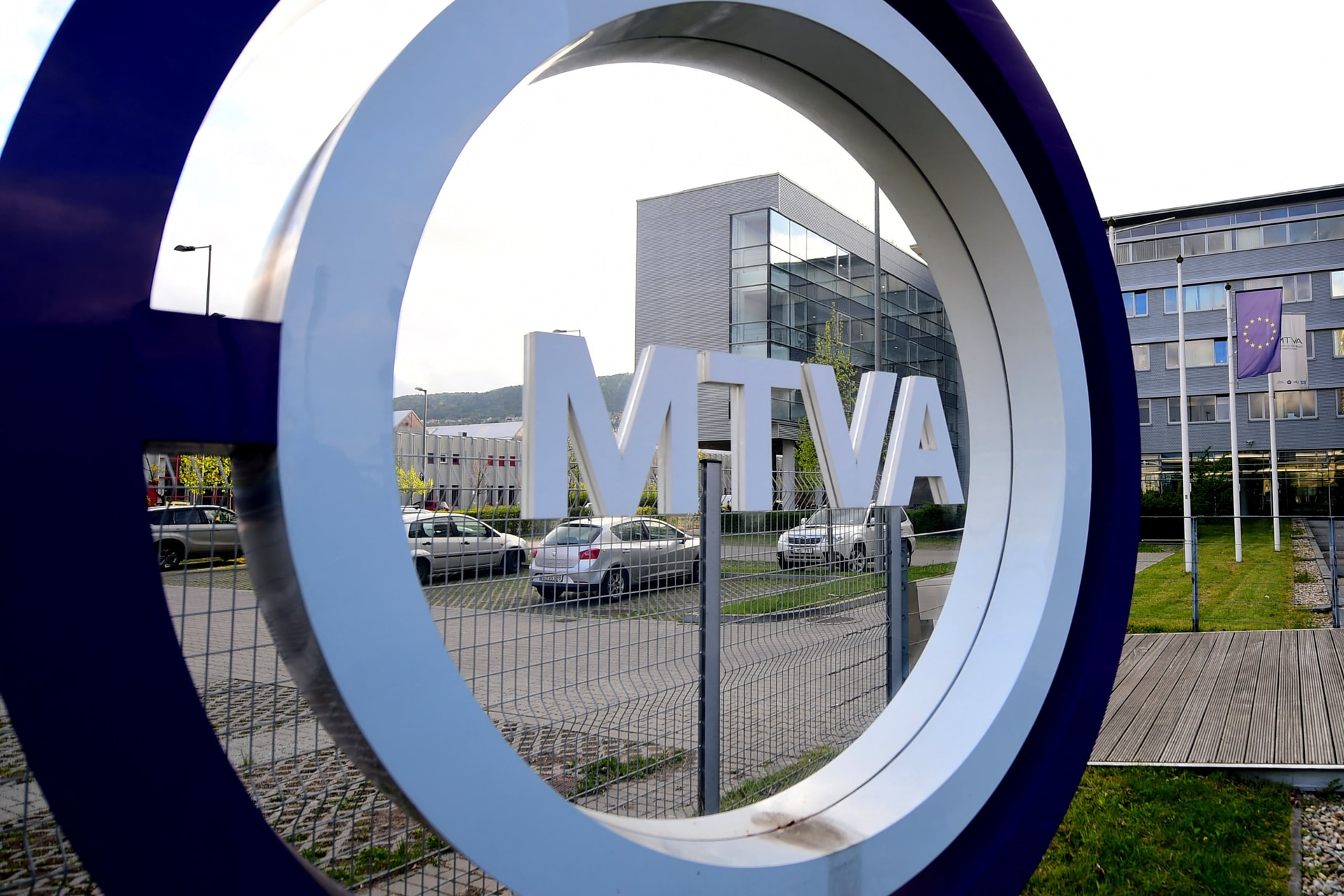 Hatályba lépett az új médiatörvény: ma megszűnik a közmédia jelenlegi vezetésének megbízatása