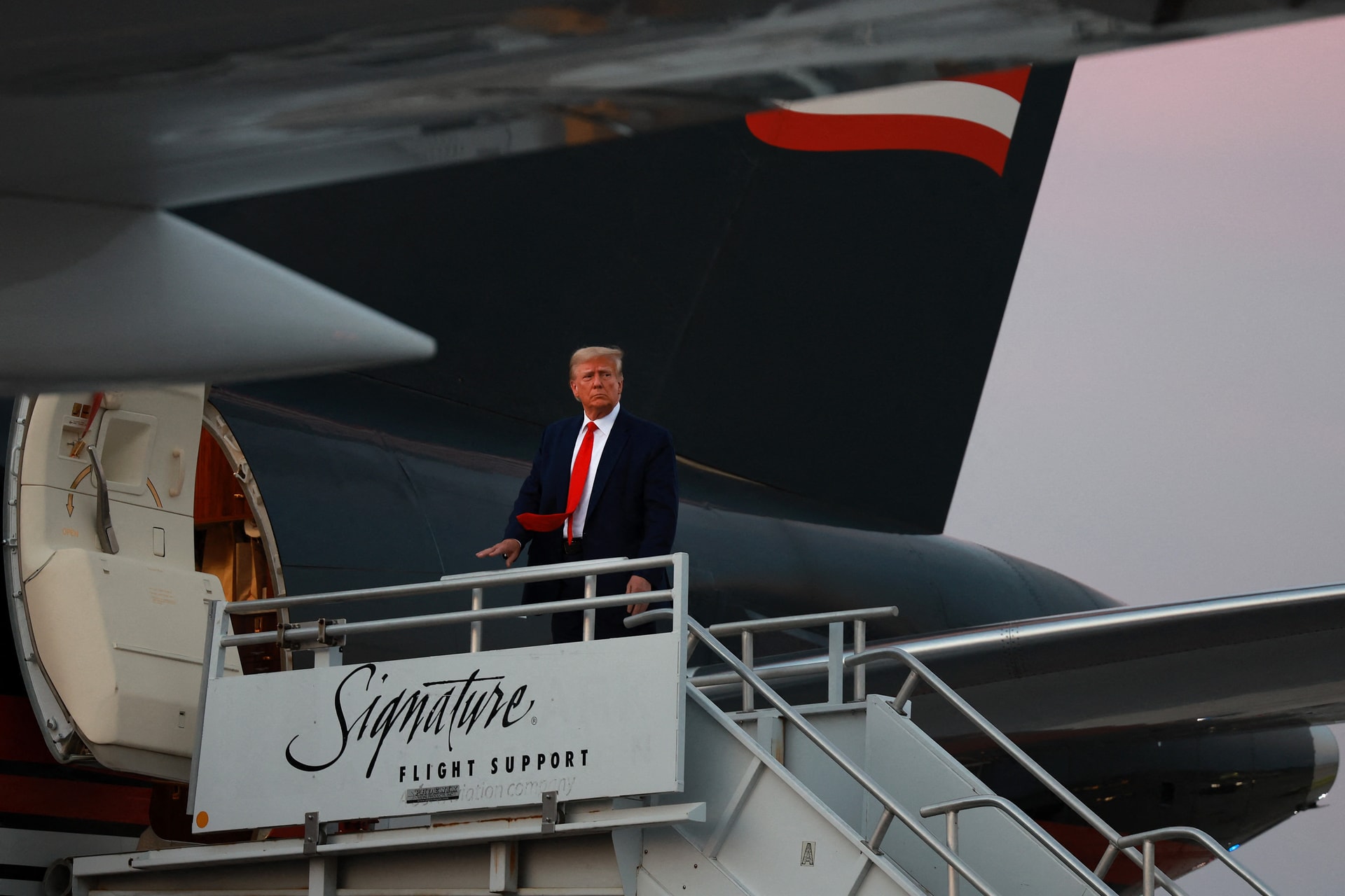Reuters: Trump repülőgépe összeütközött egy másikkal