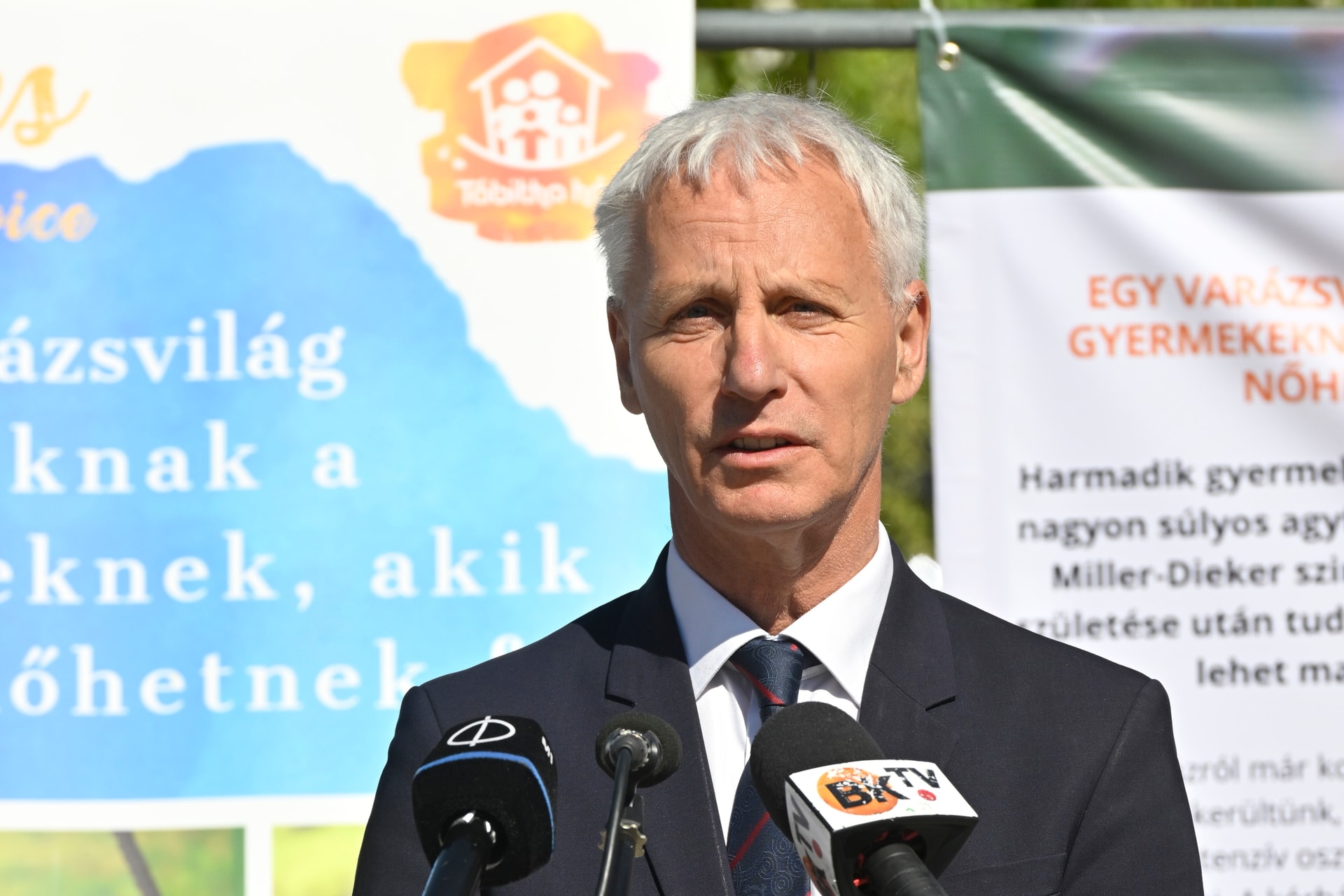 Soltész Miklós: Építkezni csak békében lehet