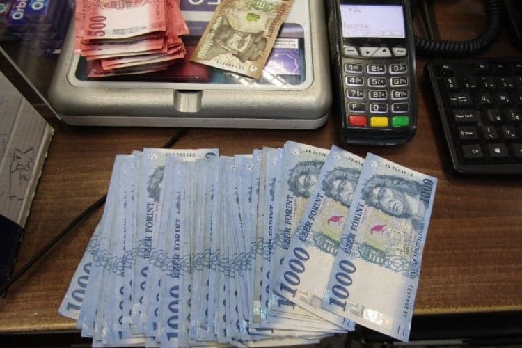 Orvosi fecskendővel raboltak ki egy dohányboltot Salgótarjánban