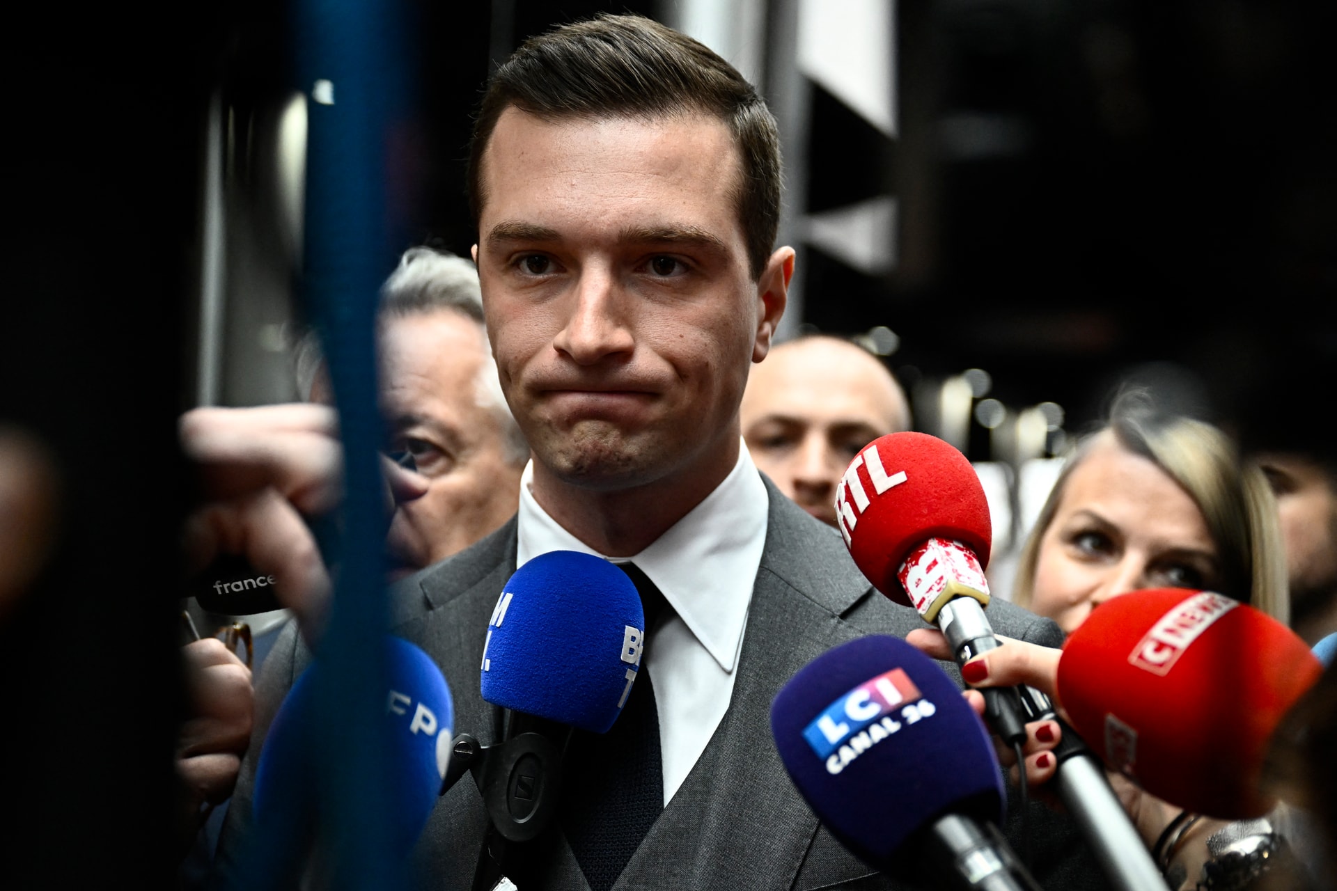 Lemondott a Nemzeti Tömörülés vezetője