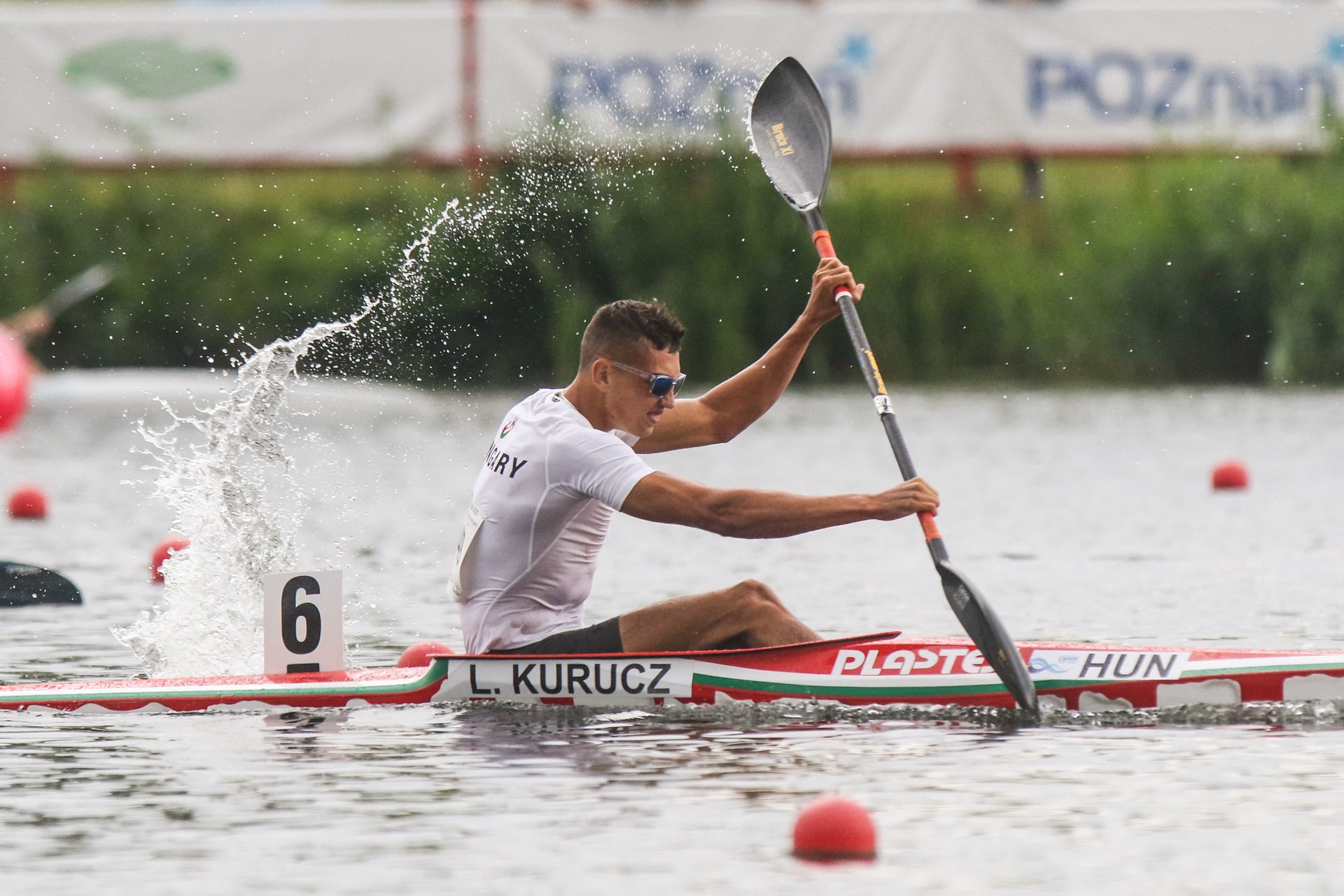 Kurucz egyesben és Opavszkyval párosban is döntős 200-on