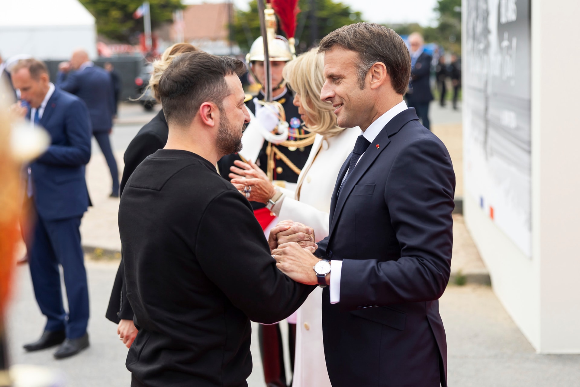 Franciaország tovább szítja a háborút