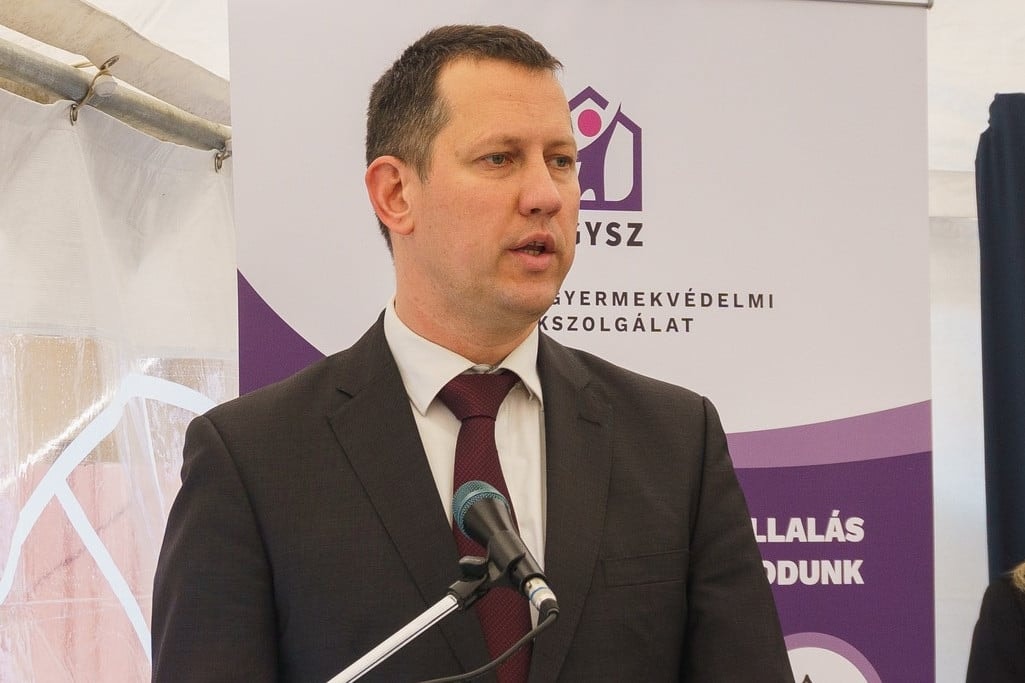 Kedden fogadták el az új gyermekvédelmi törvényt