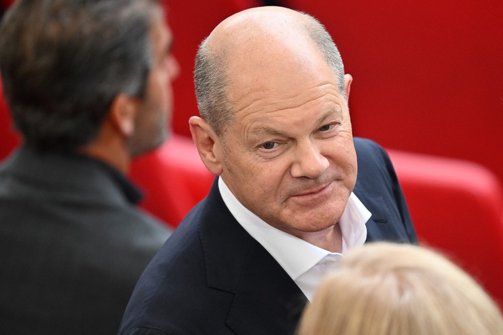 Scholz magyarázata az ukrán támogatás csökkentésére