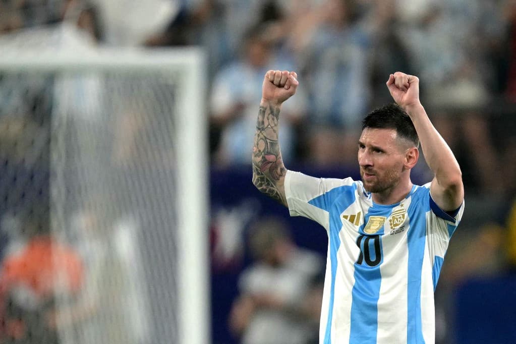 Álvarez és Messi góljaival finalista Argentína
