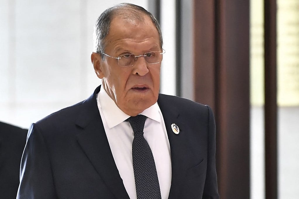 Lavrov: Scholz az együgyű gondolatairól ismert