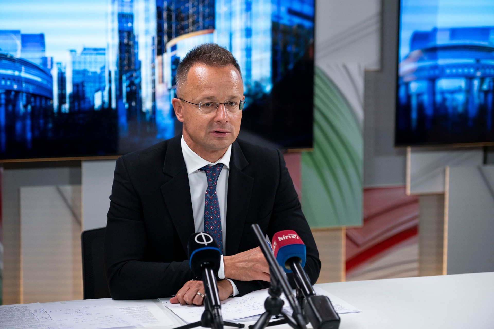 Magyarország agresszív, háborúpárti hisztériával került szembe a békemissziója miatt