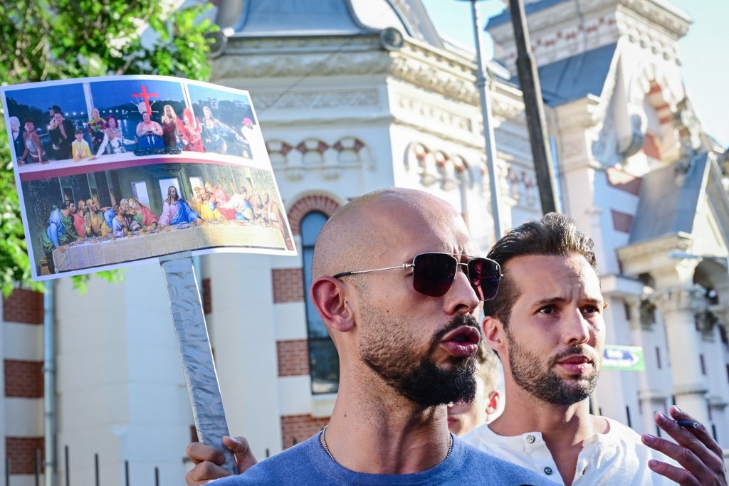 Újabb bűnvádi eljárás indult Romániában a Tate fivérek ellen
