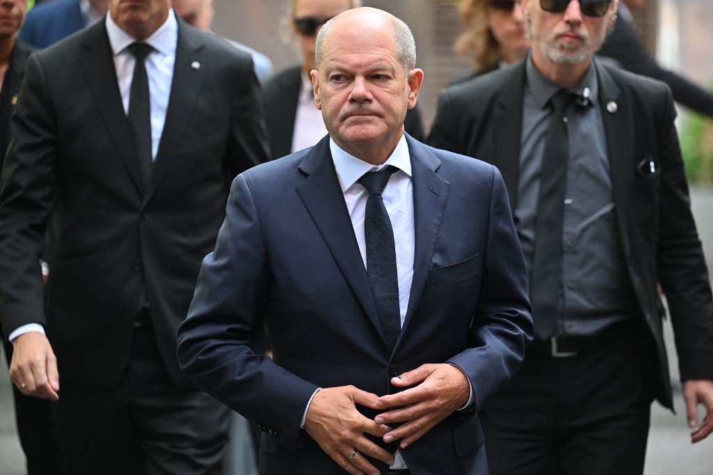Olaf Scholz: Félő, hogy Irán lángba borítja a közel-keleti térséget