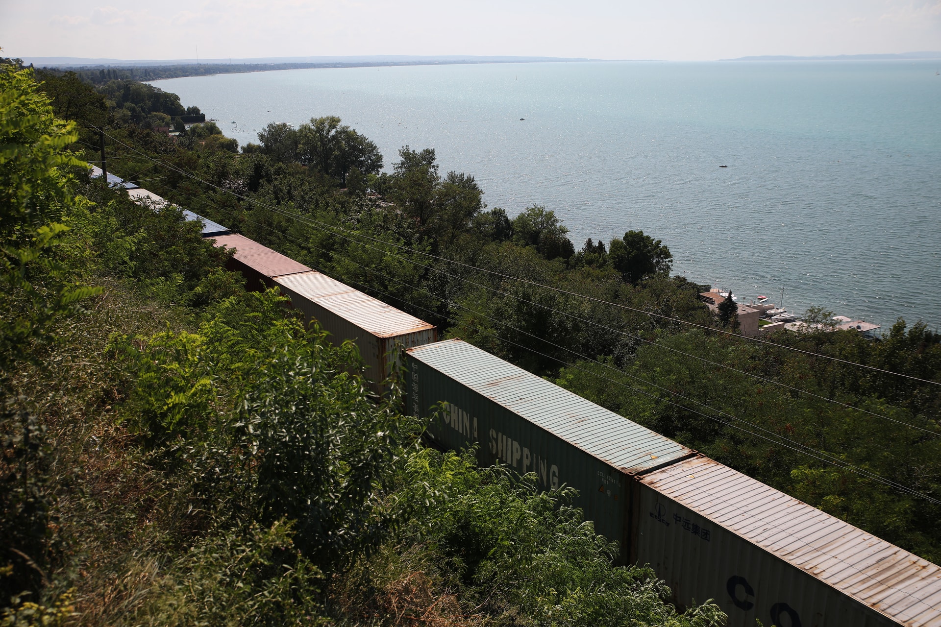 A nyár egyik leglátványosabb természeti jelensége zajlik a Balatonnál
