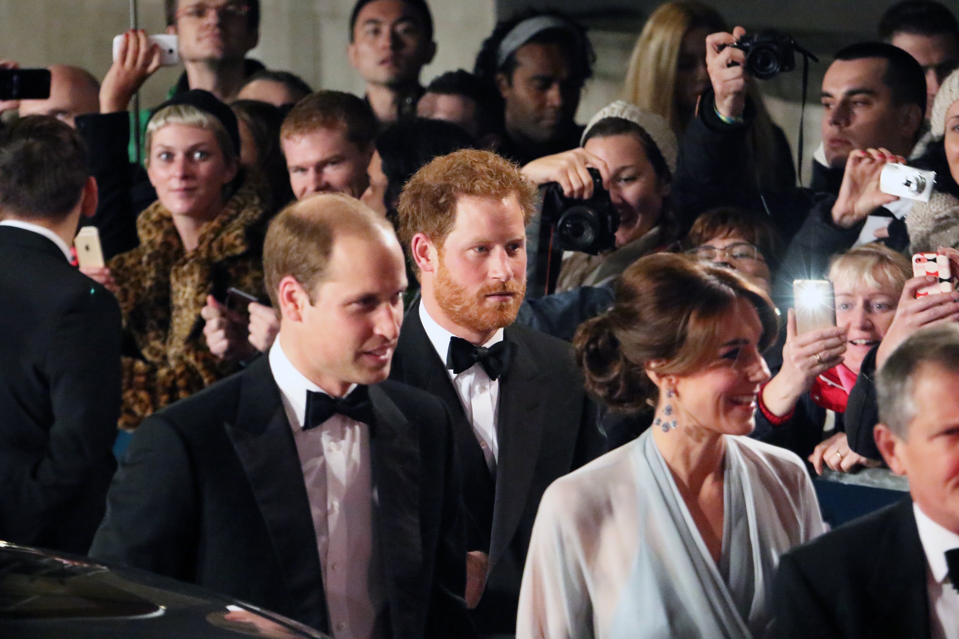 Harry herceg megpróbálhatja rendezni családi kapcsolatait