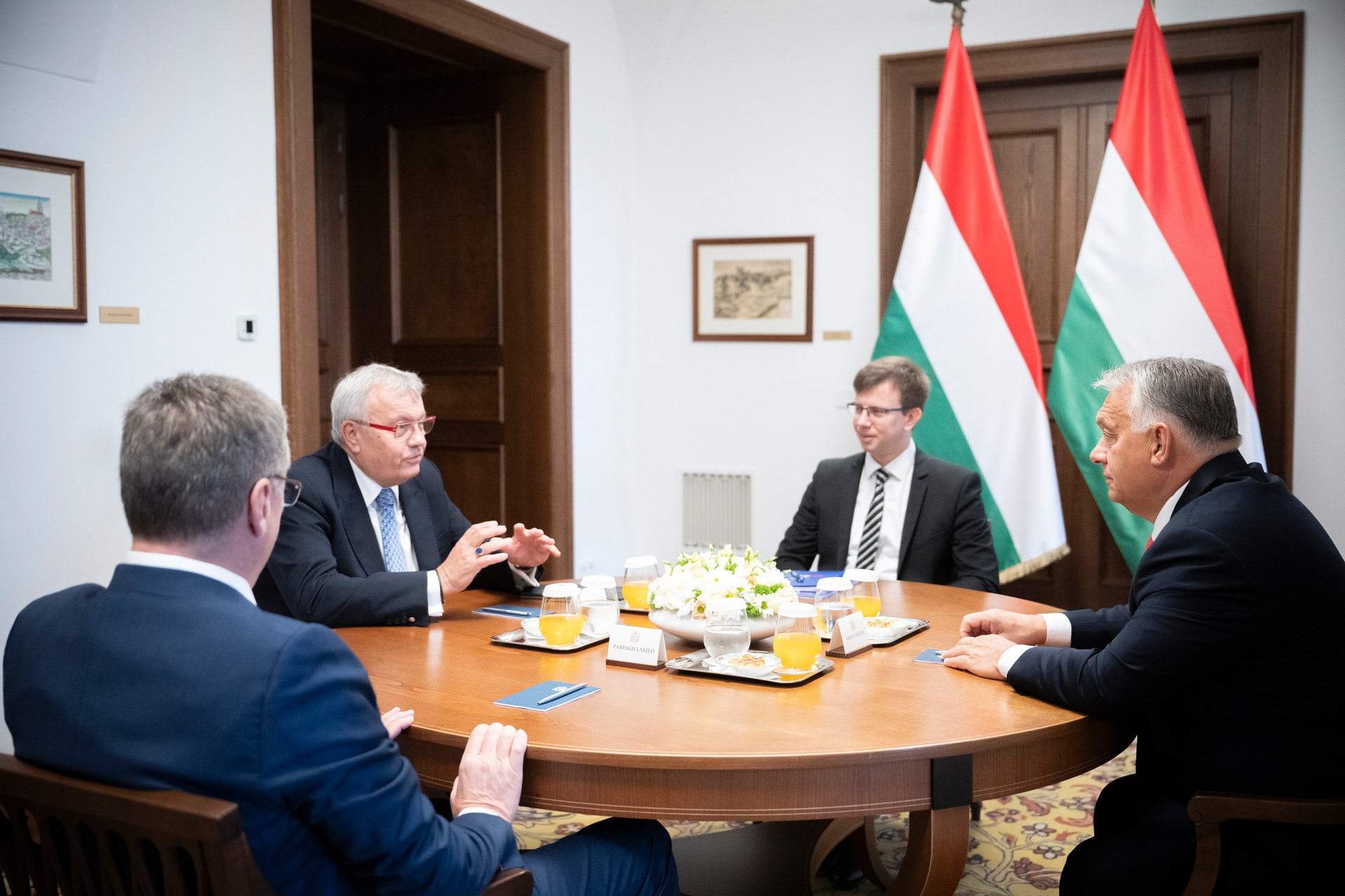 Orbán Viktor az Eurochambres vezetőjével tárgyalt