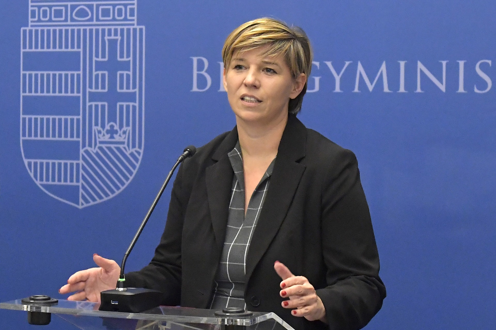 Varga-Bajusz Veronika: Körülbelül 300 ezer fiatal jogosult a munkáshitel felvételére