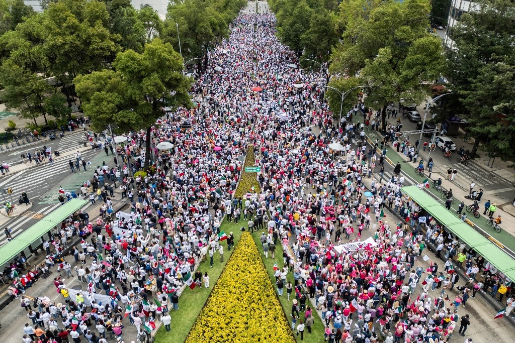 Mexikóban több ezren tüntettek az igazságügyi reform ellen