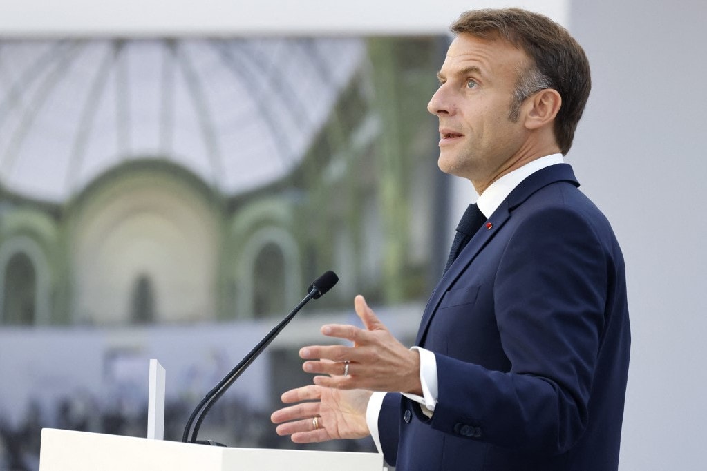 Macron azonnali tűzszünetet sürget