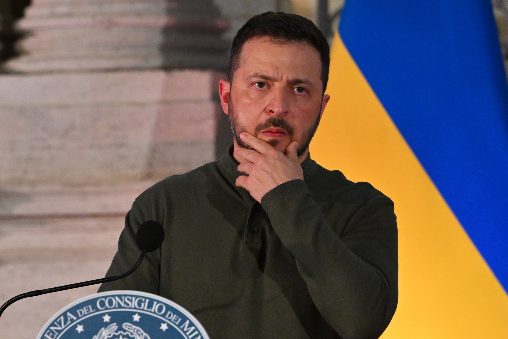 Zelenszkij kényelmetlenséget okoz a NATO-nak