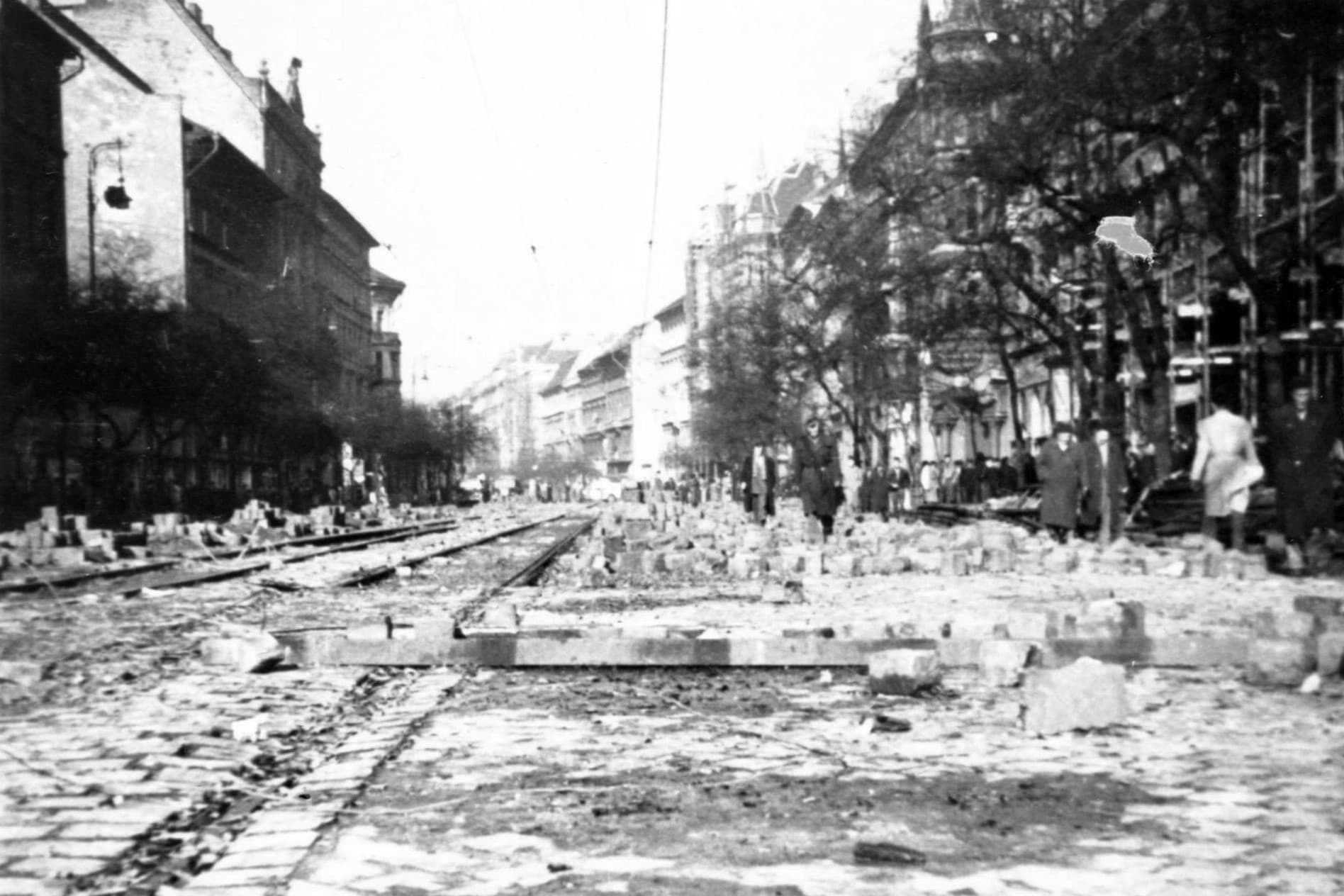 Kettétört kopjafa, leborított obeliszk: séta Békéscsaba 1956-os emlékhelyein