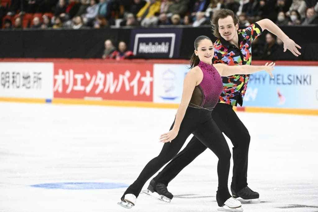 Japán vezetés, hatodik helyen a magyar páros
