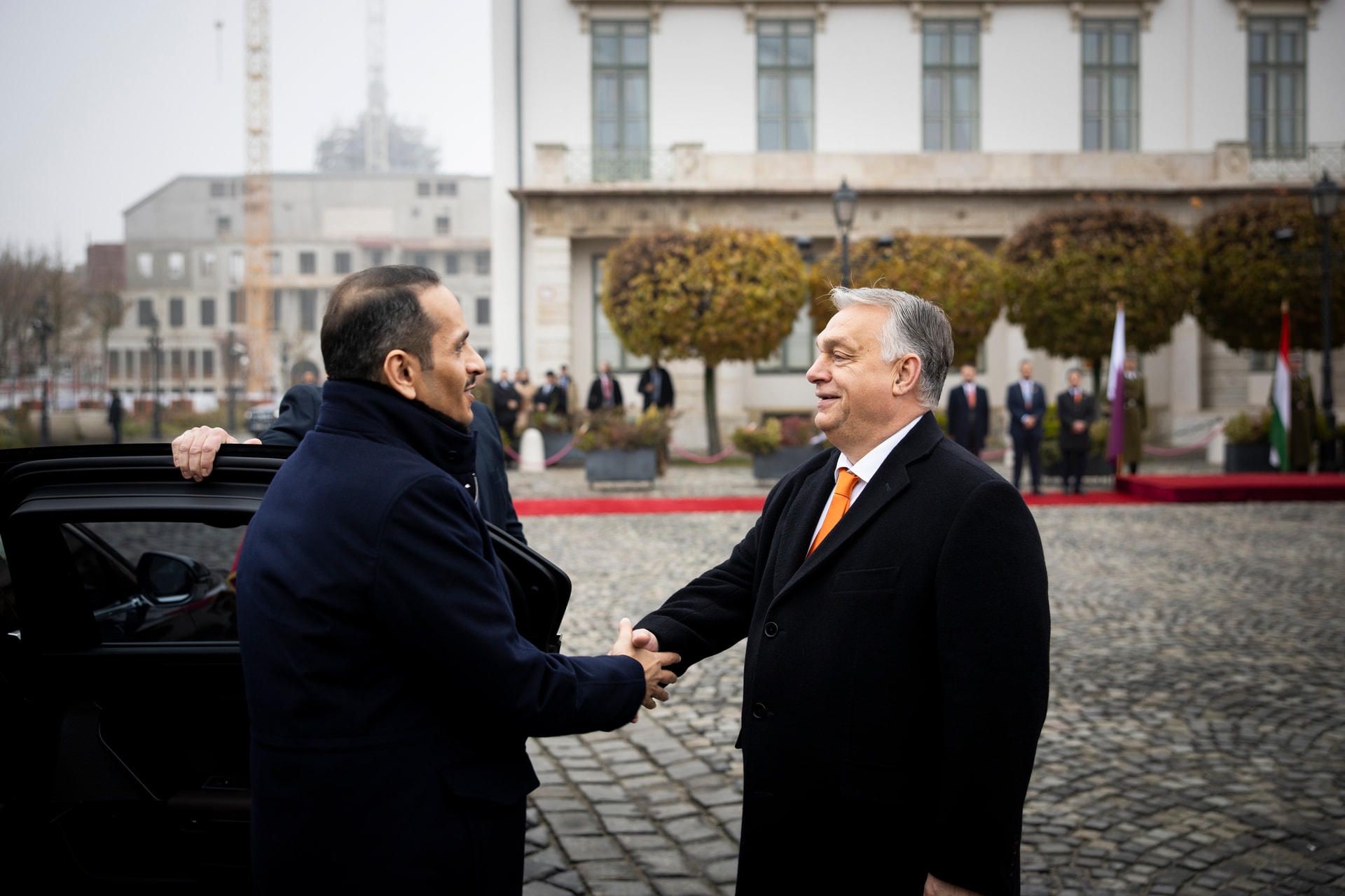 Orbán Viktor a katari miniszterelnökkel tárgyalt