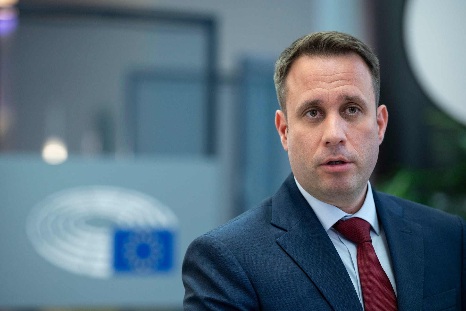 Kutyakomédiára hasonlítanak a brüsszeli biztosi meghallgatások
